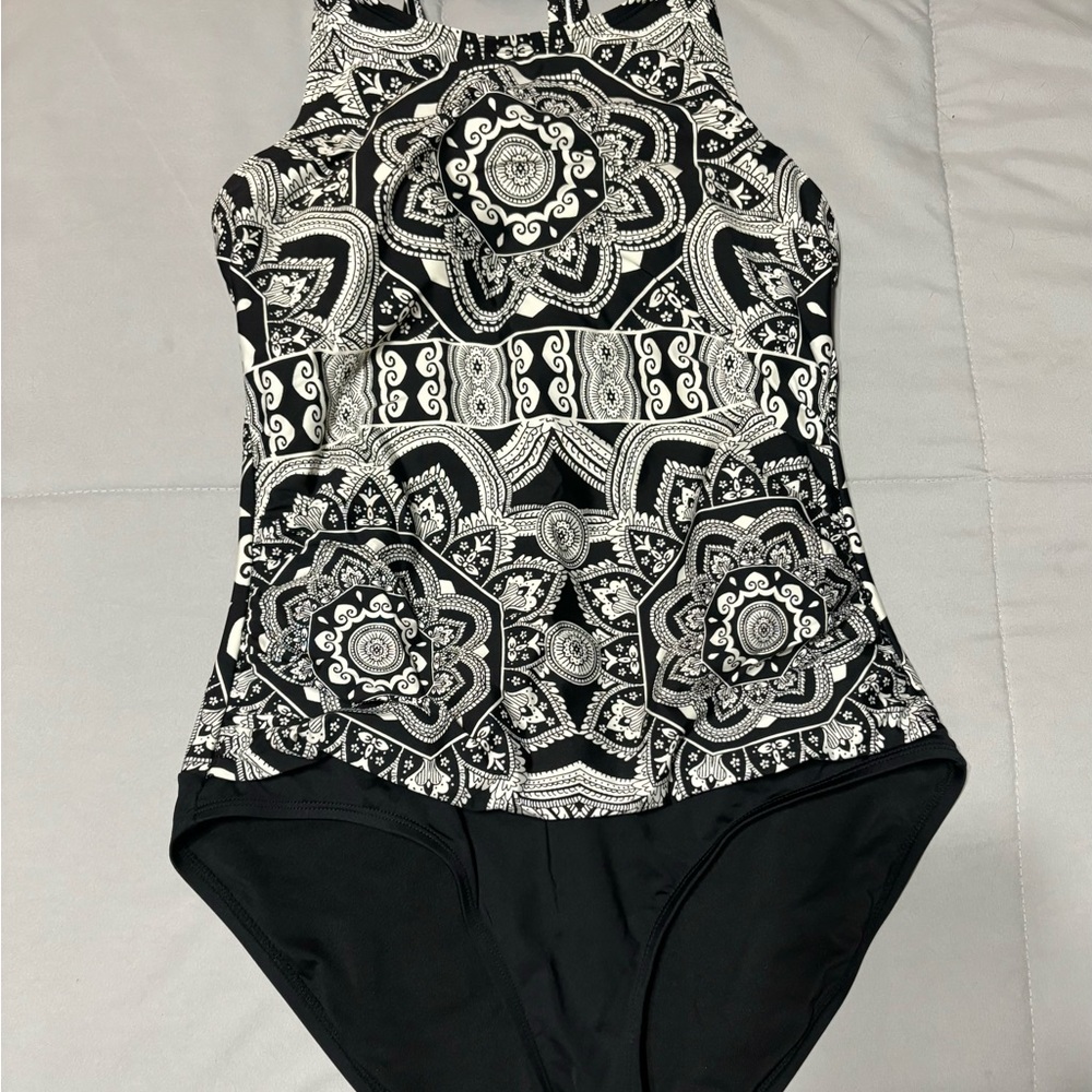 Jantzen Black and White One Piece Swimsuit